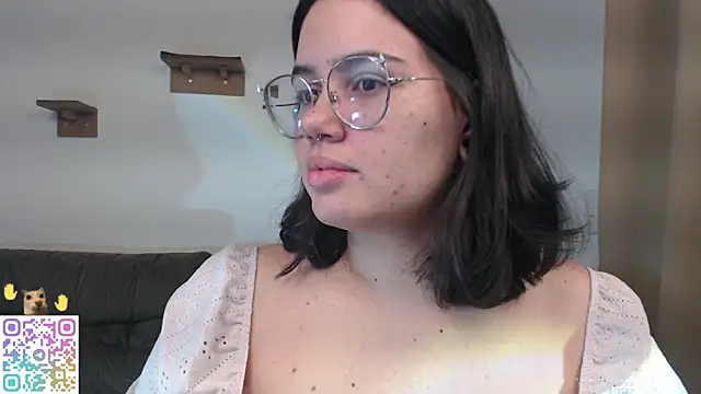 crystalll room online show from 06/08/26, 02:01