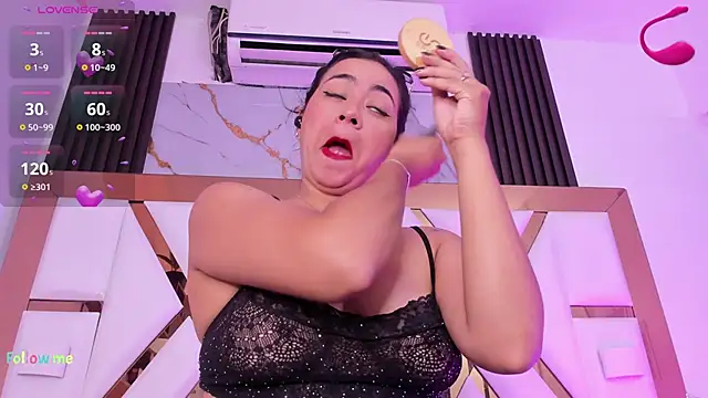 Snapshot of miilaklum chatting on 09/25/25, 06:55 miilaklum online show from 09/25/25, 06:55