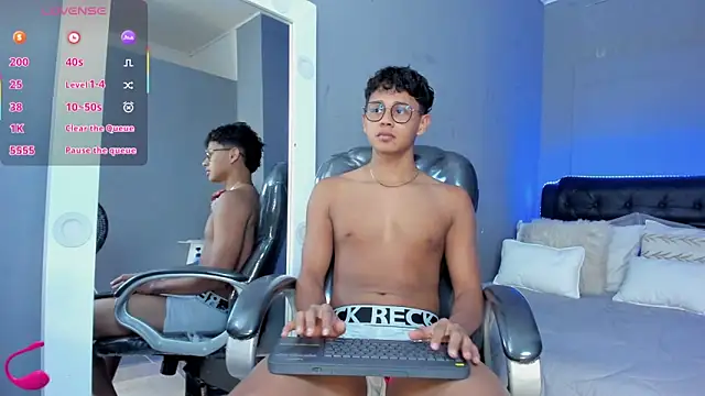 Snapshot of Dawn16_ chatting on 11/03/25, 09:27 Dawn16 online show from 11/03/25, 09:27