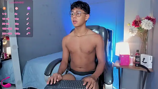 Snapshot of Dawn16_ chatting on 11/12/25, 08:52 Dawn16 online show from 11/12/25, 08:52