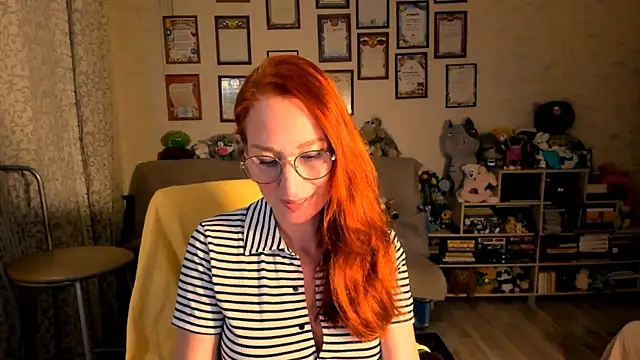 red rocco online show from 10/16/25, 04:19