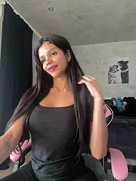 Snapshot of Rosariolovex chatting on 02/18/25, 10:38 Rosariolovex online show from 02/18/25, 10:38