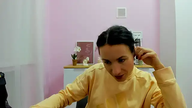 LeiilaBloom online show from 01/24/25, 04:39
