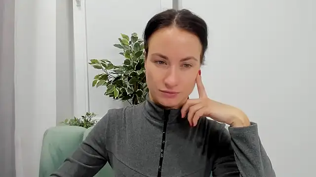 LeiilaBloom online show from 01/27/25, 04:33