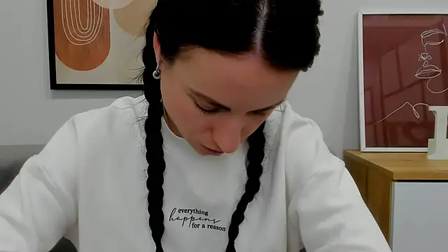 LeiilaBloom online show from 02/10/25, 11:25