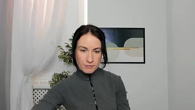 LeiilaBloom online show from 02/12/25, 08:59