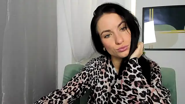 LeiilaBloom online show from 02/14/25, 09:03