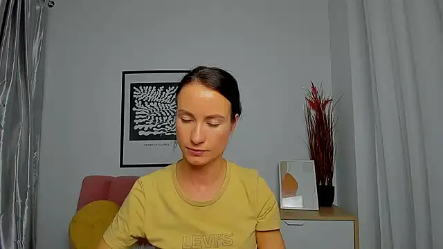 LeiilaBloom online show from 03/15/25, 05:59
