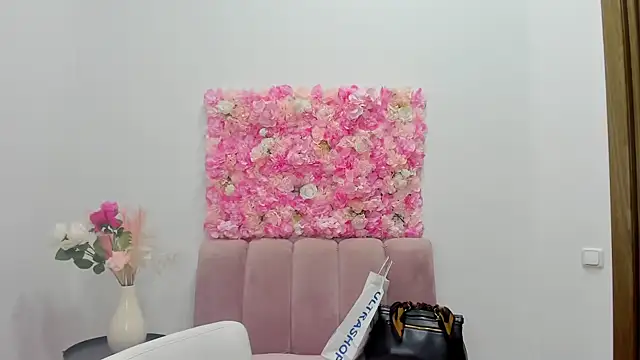 LeiilaBloom online show from 03/22/25, 09:56