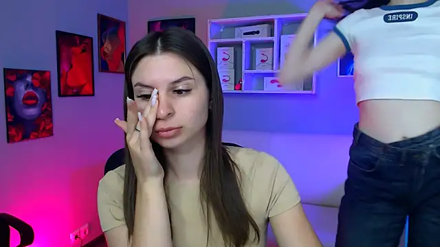 Snapshot of flora_ri chatting on 09/28/25, 09:14 flora ri online show from 09/28/25, 09:14