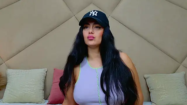 ChloeFrost online show from 09/28/25, 05:13