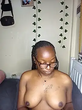 Snapshot of Vprettieeer chatting on 03/05/25, 03:08 Vprettieeer online show from 03/05/25, 03:08