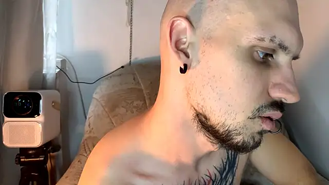 AssHunter4k online show from 02/12/25, 08:16