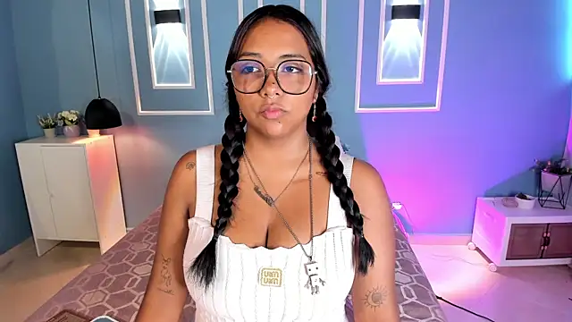 isabella zc online show from 05/27/26, 02:14
