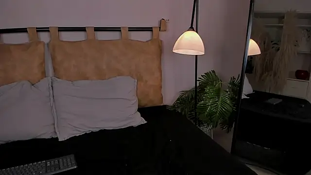 Snapshot of hannah_brady chatting on 09/23/25, 09:40 hannah brady online show from 09/23/25, 09:40