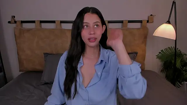 Snapshot of hannah_brady chatting on 09/24/25, 10:35 hannah brady online show from 09/24/25, 10:35