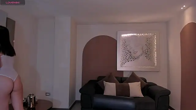 LannaCarterX online show from 03/11/25, 03:59
