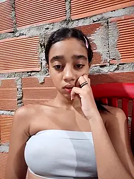 Snapshot of Zoe_Sweett18 chatting on 11/04/25, 12:26 Zoe Sweett18 online show from 11/04/25, 12:26