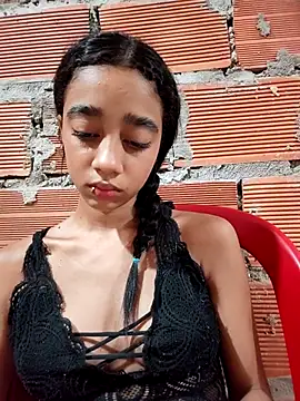 Snapshot of Zoe_Sweett18 chatting on 11/07/25, 12:27 Zoe Sweett18 online show from 11/07/25, 12:27