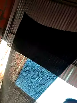 Snapshot of Zoe_Sweett18 chatting on 11/08/25, 12:27 Zoe Sweett18 online show from 11/08/25, 12:27