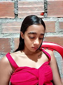 Snapshot of Zoe_Sweett18 chatting on 11/13/25, 12:26 Zoe Sweett18 online show from 11/13/25, 12:26