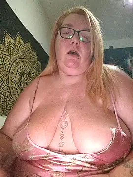 Snapshot of diosacurvy1984 chatting on 10/18/25, 09:15 diosacurvy1984 online show from 10/18/25, 09:15