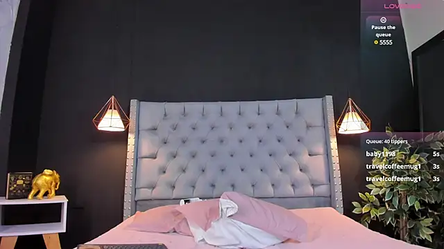 AlexaMora  online show from 03/10/25, 02:05