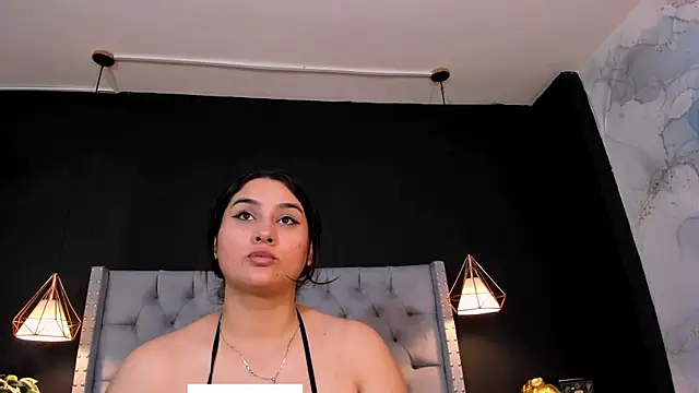 AlexaMora  online show from 03/19/25, 11:06