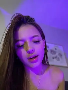 Snapshot of Sofia18_pinkk chatting on 03/02/25, 12:11 Sofia18 pinkk online show from 03/02/25, 12:11