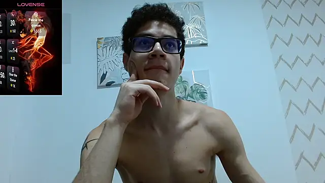 Snapshot of wolfandsky chatting on 11/11/25, 10:59 wolfandsky online show from 11/11/25, 10:59