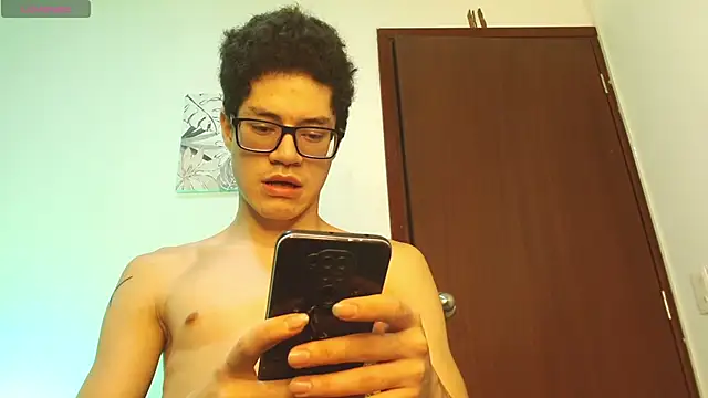 Snapshot of wolfandsky chatting on 11/15/25, 12:23 wolfandsky online show from 11/15/25, 12:23