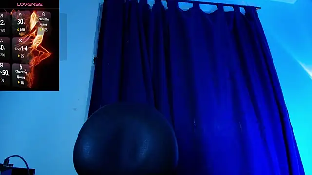 Snapshot of wolfandsky chatting on 12/02/25, 11:37 wolfandsky online show from 12/02/25, 11:37