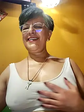 ilonna2025 online show from 07/19/26, 11:08