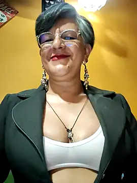 ilonna2025 online show from 07/22/26, 10:23