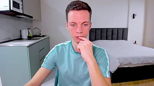 Snapshot of max_shy chatting on 01/25/25, 03:41 max shy online show from 01/25/25, 03:41