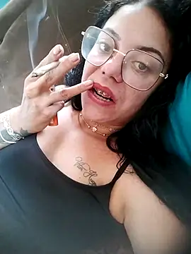 lolaoficial online show from 02/14/25, 12:36