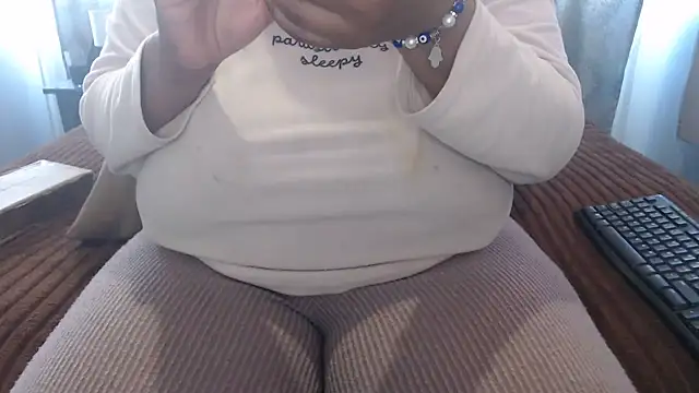 BUBBLYBUNNYxx online show from 06/23/26, 05:27