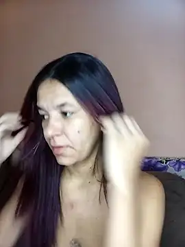 Snapshot of Alyne69PB chatting on 09/17/25, 09:44 Alyne69PB online show from 09/17/25, 09:44