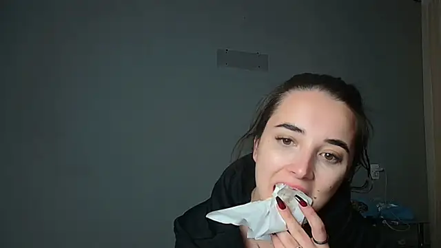 Eva Gloryy online show from 10/30/25, 09:59