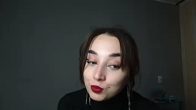 Eva Gloryy online show from 12/16/25, 01:27