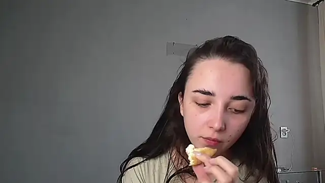 Snapshot of Eva_Gloryy chatting on 03/08/26, 12:53 Eva Gloryy online show from 03/08/26, 12:53
