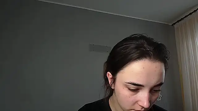Snapshot of Eva_Gloryy chatting on 04/15/26, 09:27 Eva Gloryy online show from 04/15/26, 09:27