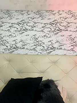 Lili  taylor online show from 10/28/25, 05:00