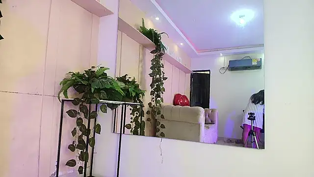 Snapshot of lorena_medina chatting on 02/15/25, 07:39 lorena medina online show from 02/15/25, 07:39