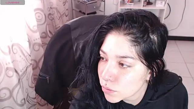 sharonnleon online show from 05/26/26, 02:13