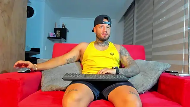 Snapshot of dereckgreen chatting on 11/21/25, 02:32 dereckgreen online show from 11/21/25, 02:32