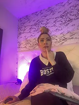 Snapshot of viktoria_davis_ chatting on 02/28/25, 10:39 viktoria davis online show from 02/28/25, 10:39