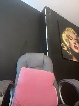 Snapshot of viktoria_davis_ chatting on 09/11/25, 11:16 viktoria davis online show from 09/11/25, 11:16