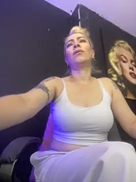 viktoria davis  online show from 10/29/25, 11:50