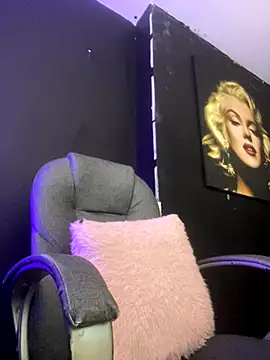 viktoria davis  online show from 10/30/25, 10:54